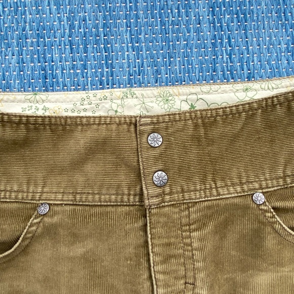 Athleta Olive Mini Skirt - Picture 2 of 6